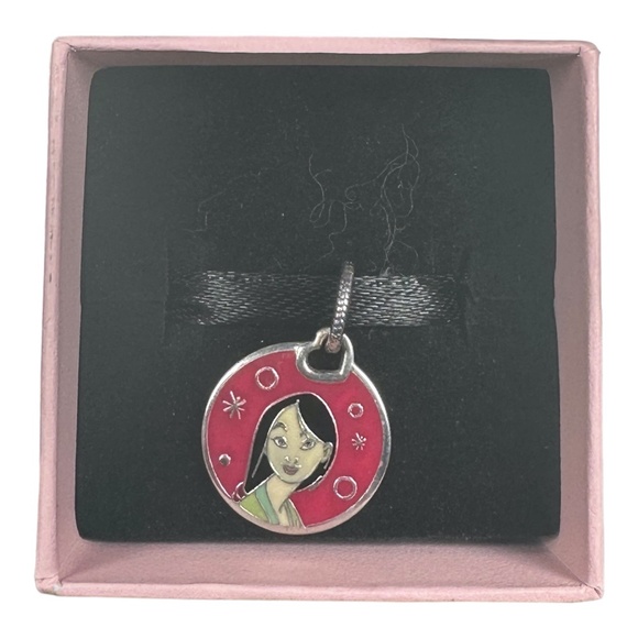 2022 PANDORA Disney runDisney Mulan 13.1 Dangle Charm - Picture 1 of 2